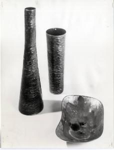 XI Triennale - Mostra delle Produzioni d'arte - Sezione dei metalli - Bottiglia, bicchiere e ciotola in rame smaltato - Paolo de Poli