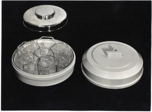 XI Triennale - Mostra internazionale dell'Industrial Design - Servizio di bicchieri con contenitore in plastica