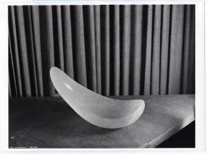 XI Triennale - Mostra delle Produzioni d'arte - Sezione dei pizzi, ricami, alabastri - Centro tavola in alabastro trasparente - Gianfranco Gianfaldoni