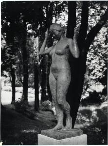 XI Triennale - Parco Sempione - Mostra internazionale di scultura nel parco Sempione - Scultura "Stehende Frau" - Ernesto De Fiori