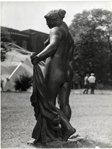 XI Triennale - Parco Sempione - Mostra internazionale di scultura nel parco Sempione - Scultura "Venus victorieuse" - Auguste Renoir