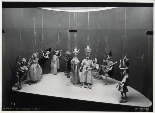IX Triennale - Scenografia cinematografica e teatrale - Parte II. Scenografia teatrale - Marionette