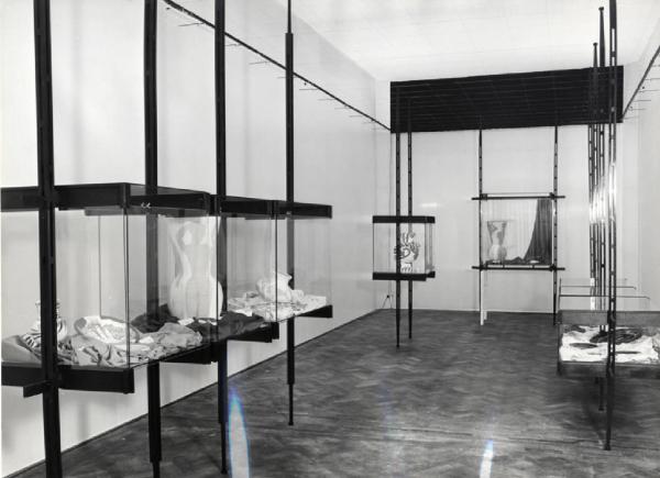 IX Triennale - Mostre temporanee - Ceramiche di Pablo Picasso - Franco Albini - Franca Antonioli Helg