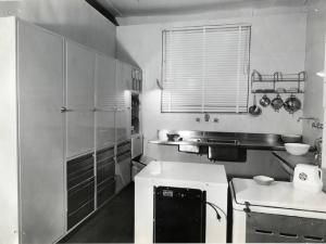 IX Triennale - Abitazione - Alloggio n. 3: elementi di appartamento - Cucina - Anna Castelli Ferrieri - Eugenio Gentili