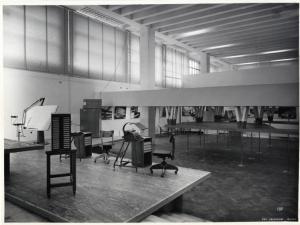 IX Triennale - Architettura del lavoro - Arredamento per ufficio - Vico Magistrettti - Gabriele Mucchi