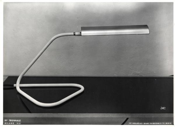 IX Triennale - Sezione della Illuminazione - Lampada da tavolo - Achille Castiglioni