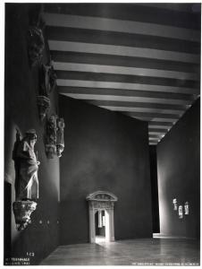 IX Triennale - Mostra dei concorsi del Duomo e Mostra d'arte sacra - Salone d'onore - Statue per le guglie, Portale