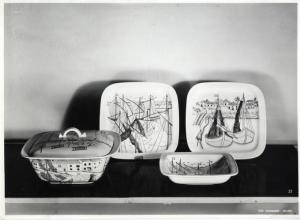 IX Triennale - Sezione della Ceramica - Piatti in ceramica