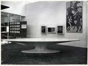 IX Triennale - Mostra del C.N.A. - Tavolo di Piero Bottoni