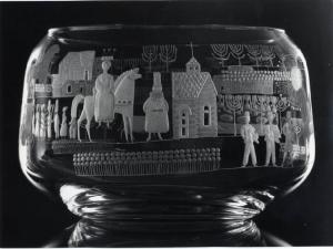 XII Triennale - Sezione della Norvegia - Coppa in cristallo inciso "Matrimonio rustico" - Haakon Bjoerklid