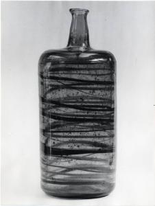 XII Triennale - Sezione della Norvegia - Bottiglia in vetro colorato di Jutrem Arne Jon