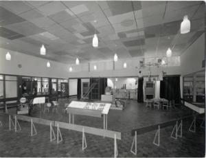 XII Triennale - Sezione della Gran Bretagna - Scuola elementare - Sala di riunione