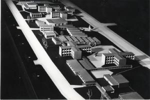 XII Triennale - Sezione della Germania - Modello in scala di scuola e centro culturale inserite nel contesto urbano - Paul Seitz