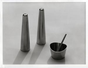 XII Triennale - Mostra internazionale del vetro e dell'acciaio - Salsiera, saliera e pepiera in acciaio inossidabile - Robert Welch