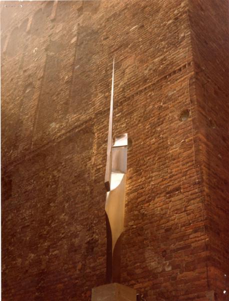 XIV Triennale - Interventi nel centro storico di Pavia - Opere d'arte - Scultura