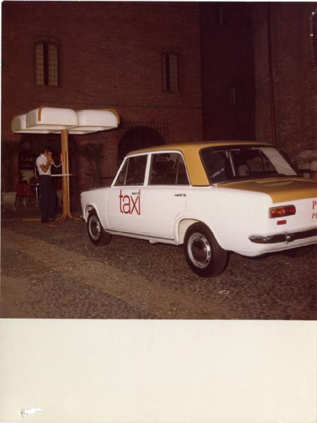 XIV Triennale - Interventi nel centro storico di Pavia - Zona sosta mezzi pubblici - Taxi