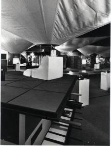 XV Triennale - Sezione italiana. Lo spazio vuoto dell'habitat - Soletta attrezzata per pavimento di Antonello Mosca