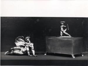 XV Triennale - I cinquant'anni della Triennale - Scultura "Angelo" e piccola scatola in peltro di Alef Torwald