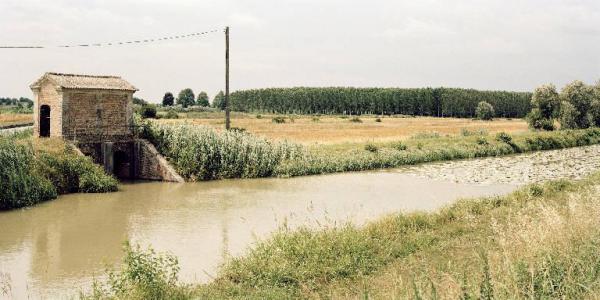 Chiusa - Canale irriguo - Campi coltivati - Boschi