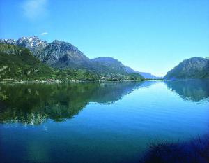 Lago di Como - Monti - Riflesso