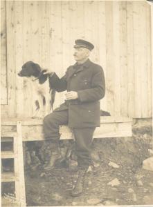 Villaggio di Å - Ritratto maschile - Uomo con cane