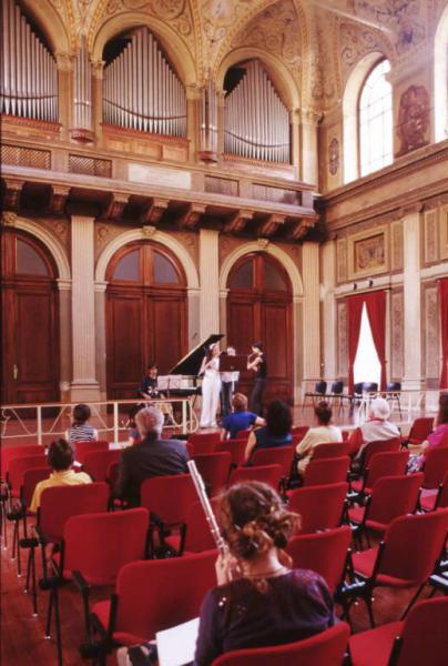 Istituto dei Ciechi di Milano - Sala dei concerti Barozzi - Interno - Prove per il saggio di fine anno scolastico - Concerto