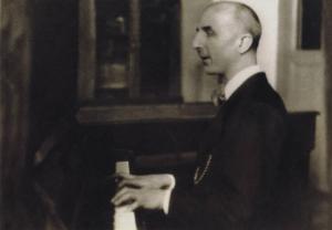 Ritratto maschile - Giovanni Mina al pianoforte - Maestro di musica e canto corale all'Istituto dei Ciechi di Milano