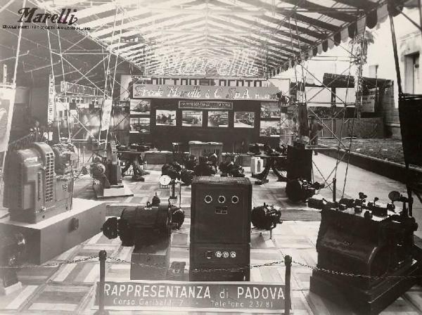 Mostra della tessitura e della ceramica di Vicenza 1951 - Stand della Ercole Marelli