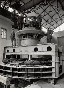 Fiera di Milano 1940 - Padiglione della Ercole Marelli - Montaggio alternatore