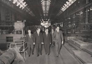 Milano - 51 Fiera Campionaria 1973 - Interno - Padiglione macchine industriali - Visita di personalità politiche