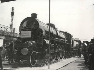Milano - Fiera campionaria del 1923 - La 2000° locomotiva costruita nelle officine della Società italiana Ernesto Breda per costruzioni meccaniche (Sieb)