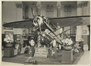 Milano - Fiera campionaria del 1931 - Padiglione della Breda - Sala interna - Aeroplano da turismo Breda 15