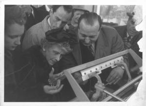 Milano - Fiera campionaria del 1948 - Padiglione della Breda - Visita di personalità