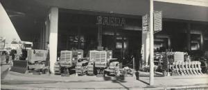 Milano - Fiera campionaria del 1953 - Padiglione delle macchine per l'agricoltura - Stand della Breda