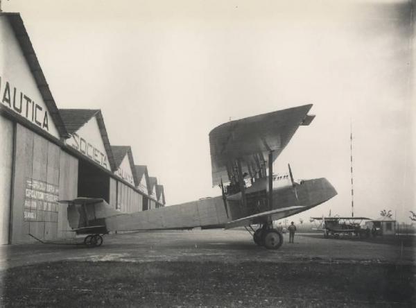 Ernesto Breda (Società) - Aereo biplano bombardiere notturno bimotore Breda A.8
