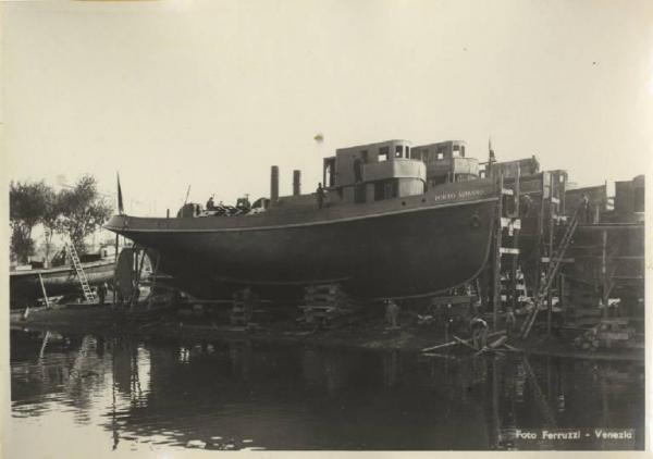 Marghera - Cantiere navale Breda - Costruzioni per la marina militare - Serie di rimorchiatori da 350 hp