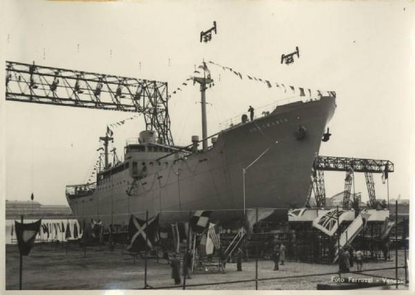 Marghera - Cantiere navale Breda - Costruzioni per la marina mercantile - Motonave "Annamaria" passeggeri e carico da 2550 tonnellate