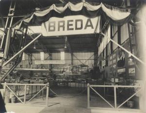 Milano - Fiera campionaria del 1928 - Padiglione dell'aeronautica - Interno - Aerei Breda