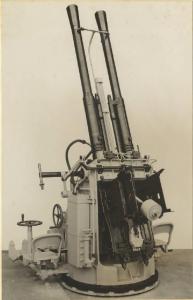 Ernesto Breda (Società) - Mitragliere antiaereo cal. 37 mm su affusto binato navale