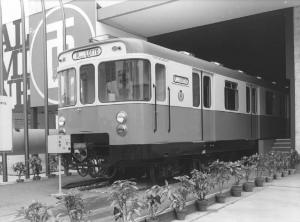 Milano - Fiera campionaria del 1962 - Padiglione della Breda - Esterno - Unità di trazione per la metropolitana milanese