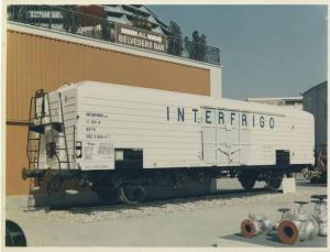 Milano - Fiera campionaria del 1970 - Padiglione dell'EFIM - Esterno - Carro ferroviario frigorifero