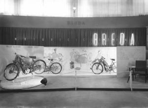 Milano - Esposizione Internazionale Ciclo Motociclo e Accessori del 1947 - Stand della Breda - Motobicicletta Breda (Bredino)