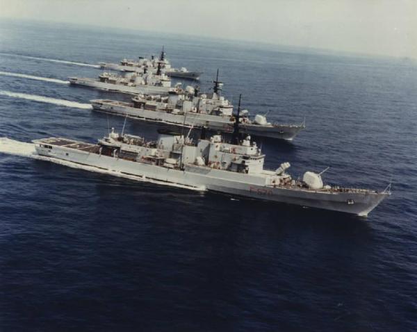 Oto Melara - Navi da guerra con cannoni navali