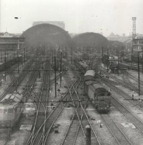 Milano - Stazione Centrale - Locomotiva elettrica E.428.007 per le Ferrovie dello Stato (FS) in circolazione