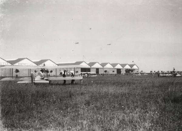 Sesto San Giovanni, Cinisello Balsamo, Bresso  - Manifestazione aviatoria "Coppa Baracca" del 1925 - Aerei sul campo volo