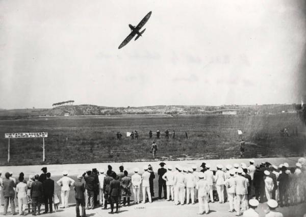Roma - Aeroporto del Littorio - Manifestazione aviatoria - Giro Aereo d'Italia del 1931 - Arrivo dell'aereo Breda Ba.33