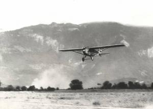 Ernesto Breda (Società) - Aereo monoplano biposto da turismo ed addestramento I-AAAS tipo Breda Ba.15 con motore Colombo S.63 in volo