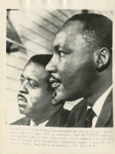 St. Augustine (Florida) - Martin Luther King e Ralph Abernathy durante intervista