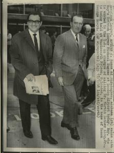 Londra - Omicidio Martin Luther King - Aereoporto - Arthur Hanes (destra) e Michael Eugene (sinistra) avvocati di James Earl Ray