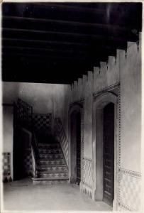 Cardina - Villa Ravasi - piano terra con vano scale, frointe dell'edificio antistante quello principale